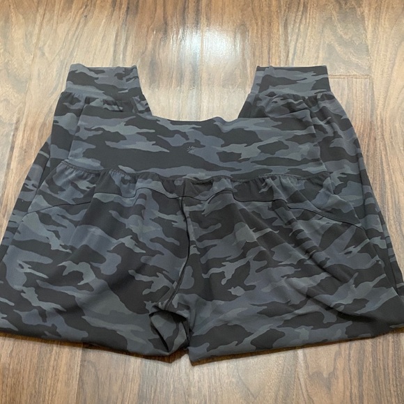 Athleta Salutation Black Camouflage Joggers - Picture 6 of 9